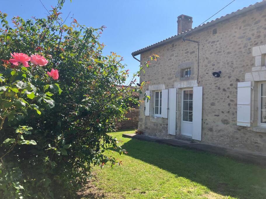 Holiday home Propriete De Campagne Au Calme Le Bourdeix